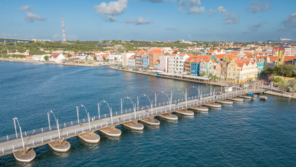 Curacao pondjesbrug Willemstad