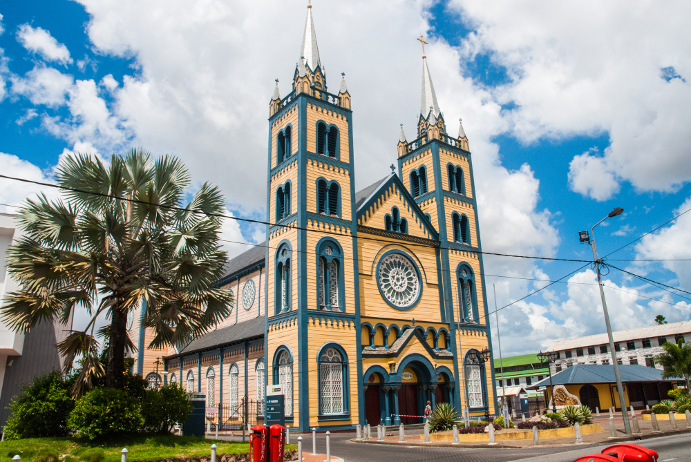 Paramaribo Basiliek, Suriname, Accommodatie