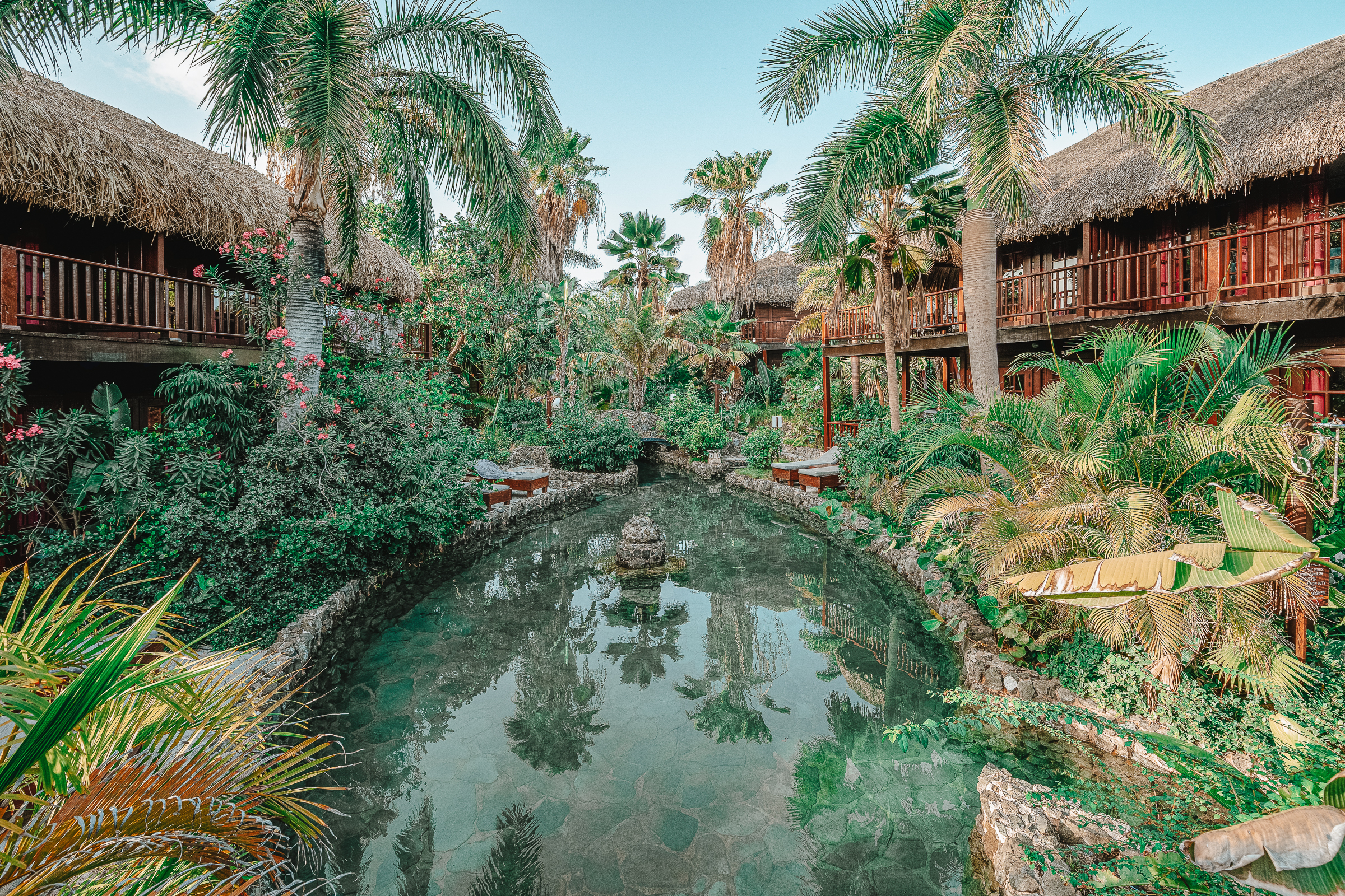 the Kontiki Resort Curacao Zoutwater zwembad lagune pool