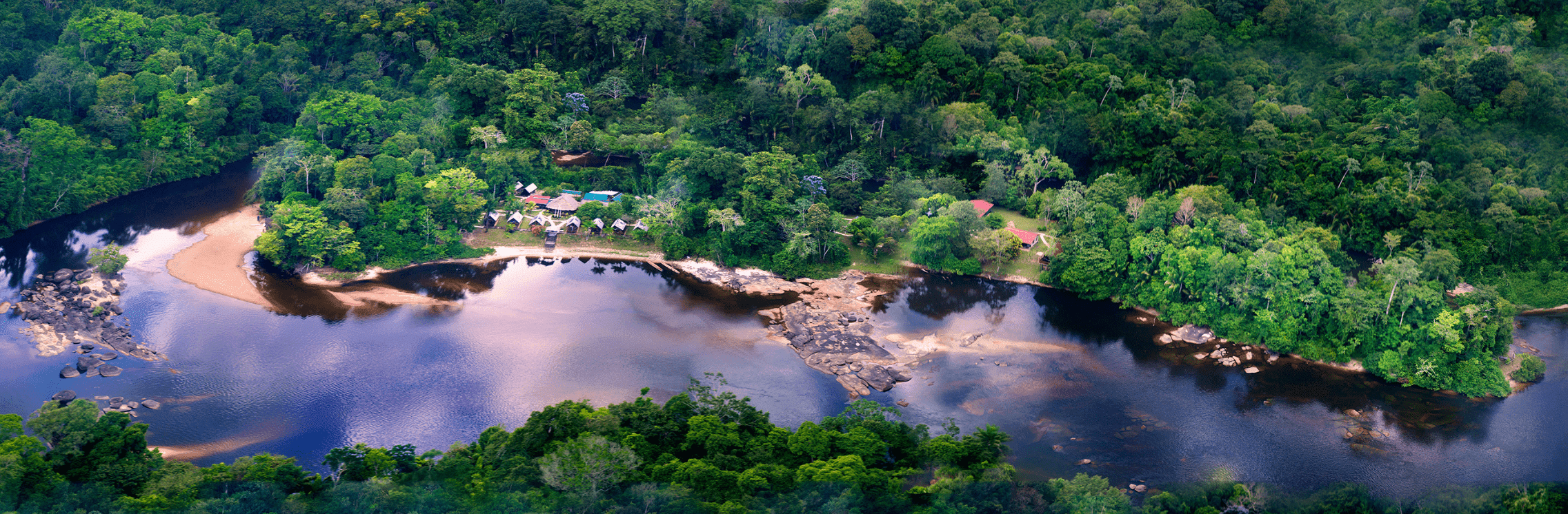Danpaati River Lodge-Suriname-accommodatie-natuur-jungle en rivier