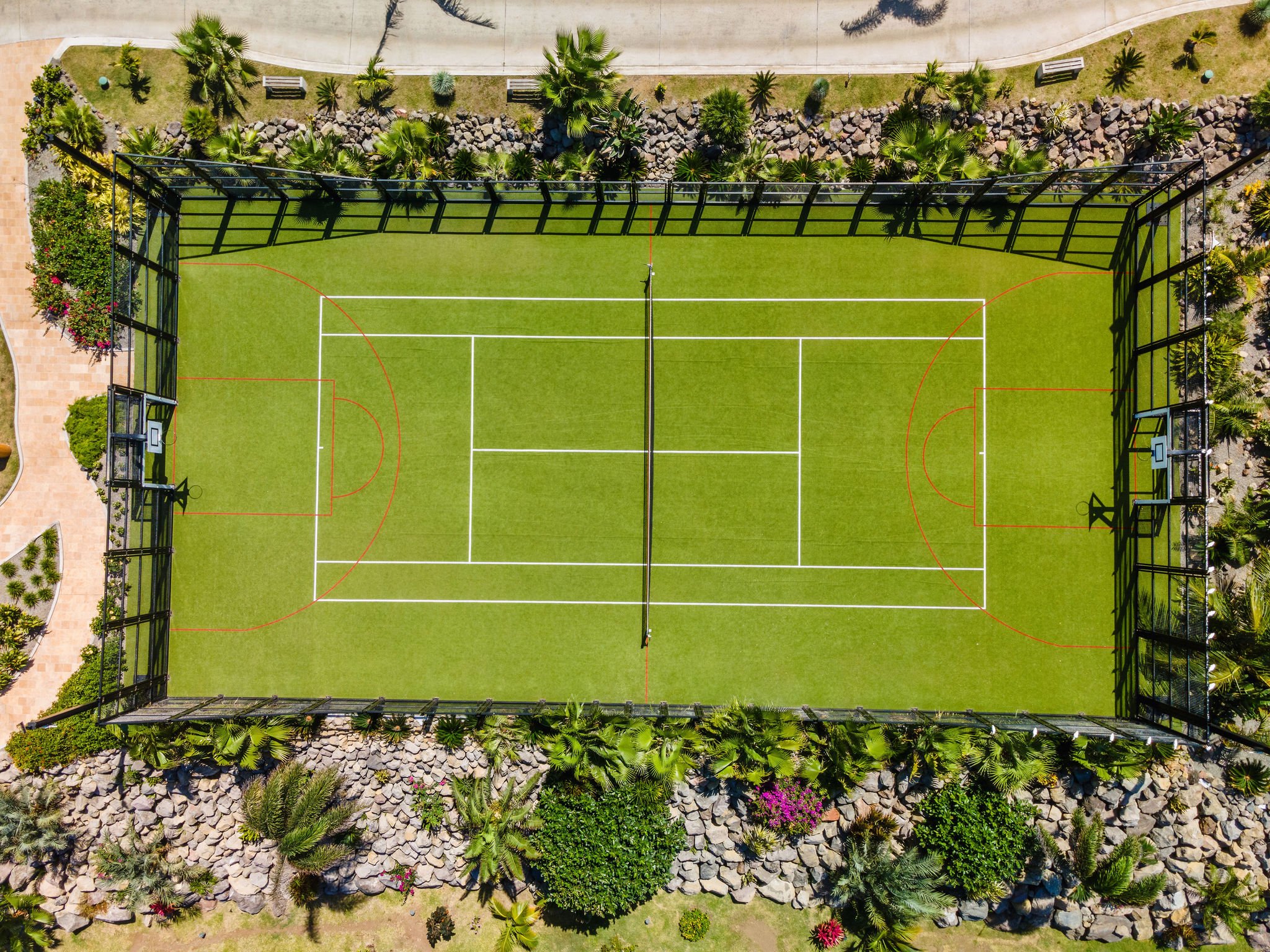 golden-rock-dive-nature-resort-Sint Eustatius-accommodatie-tennisveld-sporten