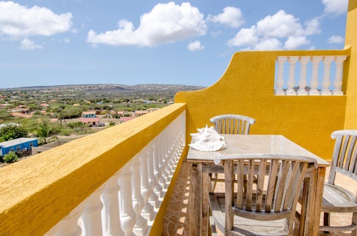 Hillside Resort, Kralendijk, Accommodatie Bonaire, slaapkamer en terras