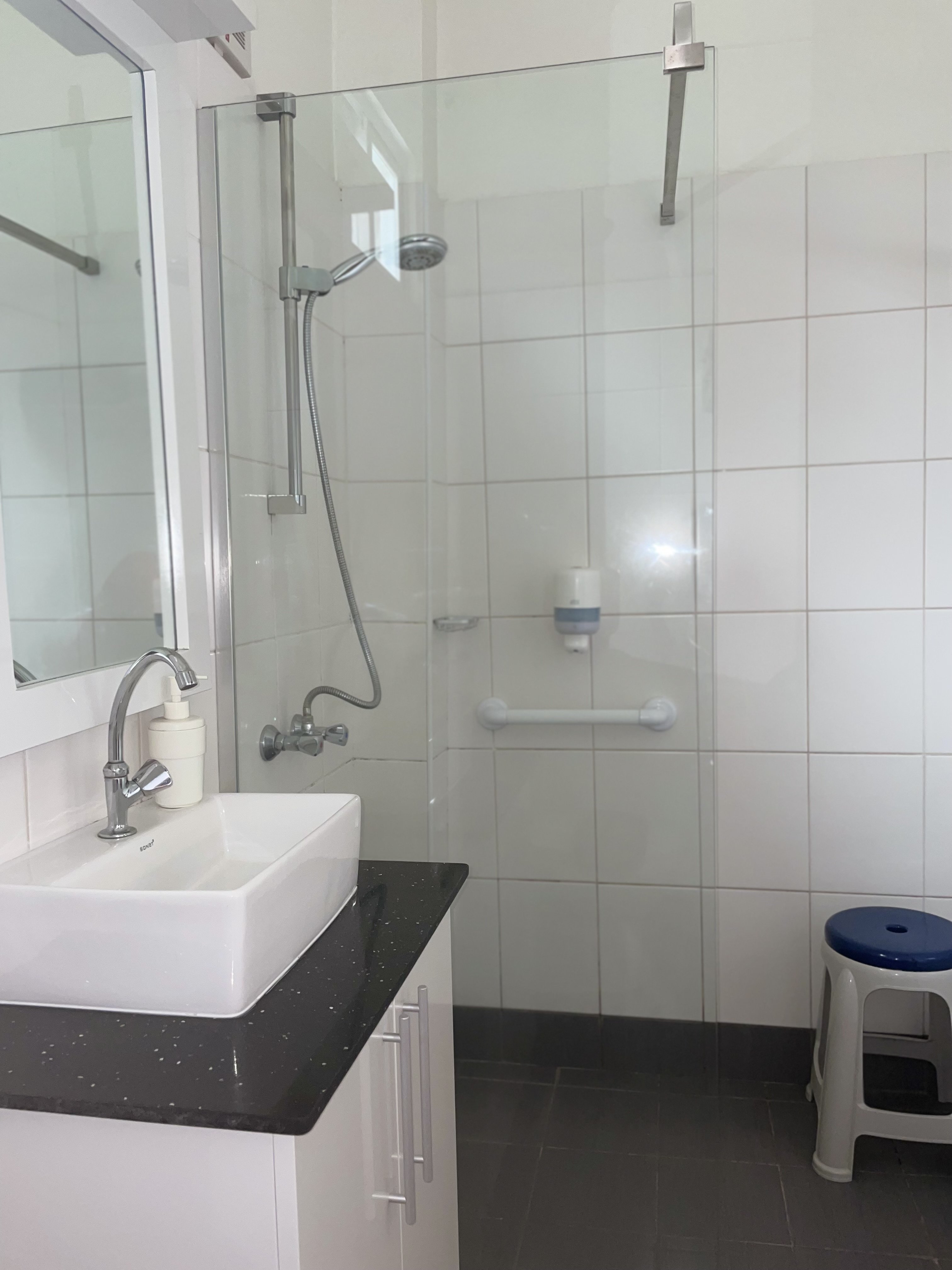 Holland Lodge-Suriname-Paramaribo-accommodatie-badkamer