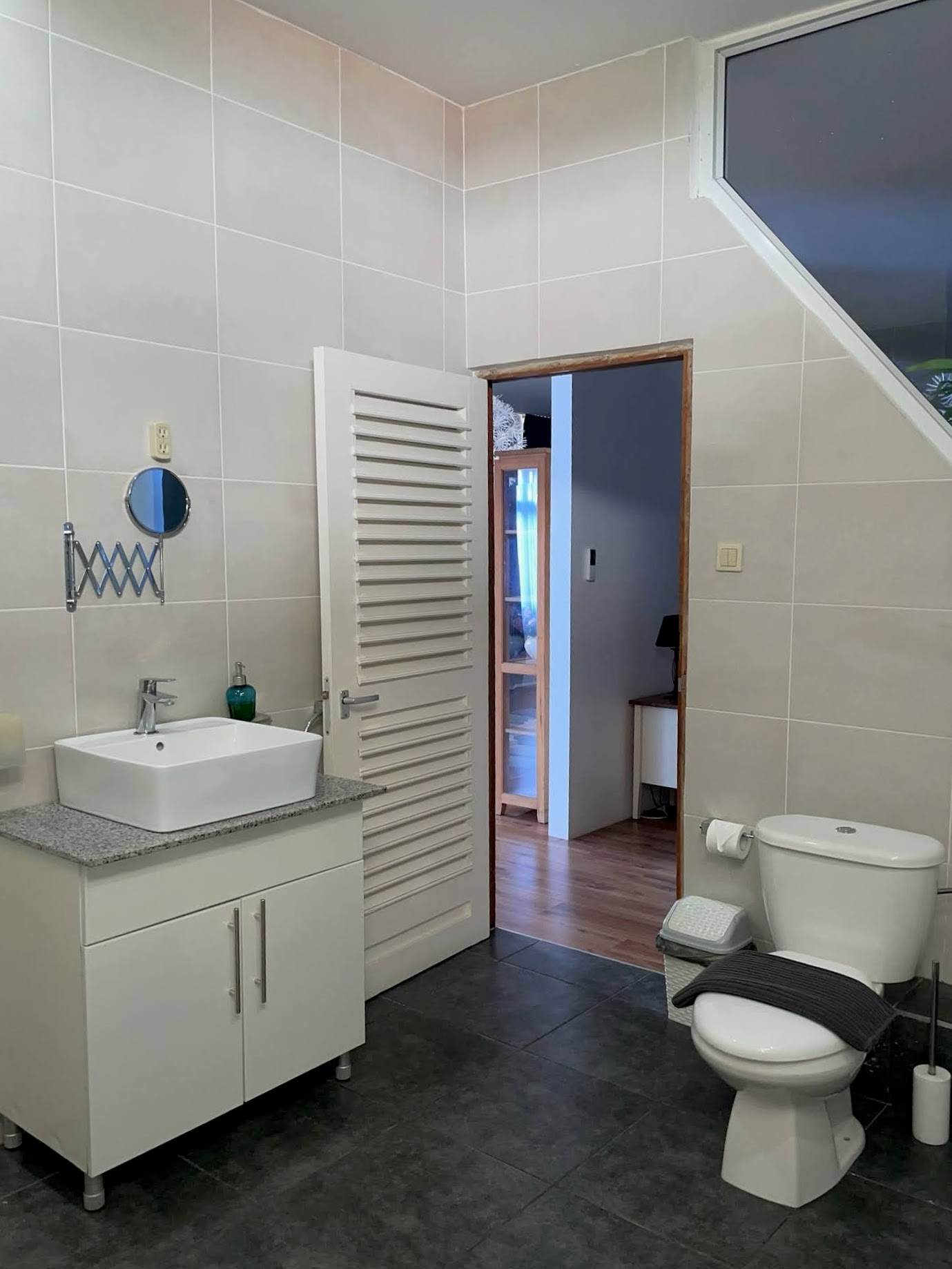 Holland Lodge-Suriname-Paramaribo-accommodatie-badkamer