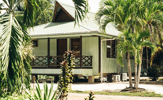 overbridge-river-resort-Suriname-accommodatie-rivier-natuur-