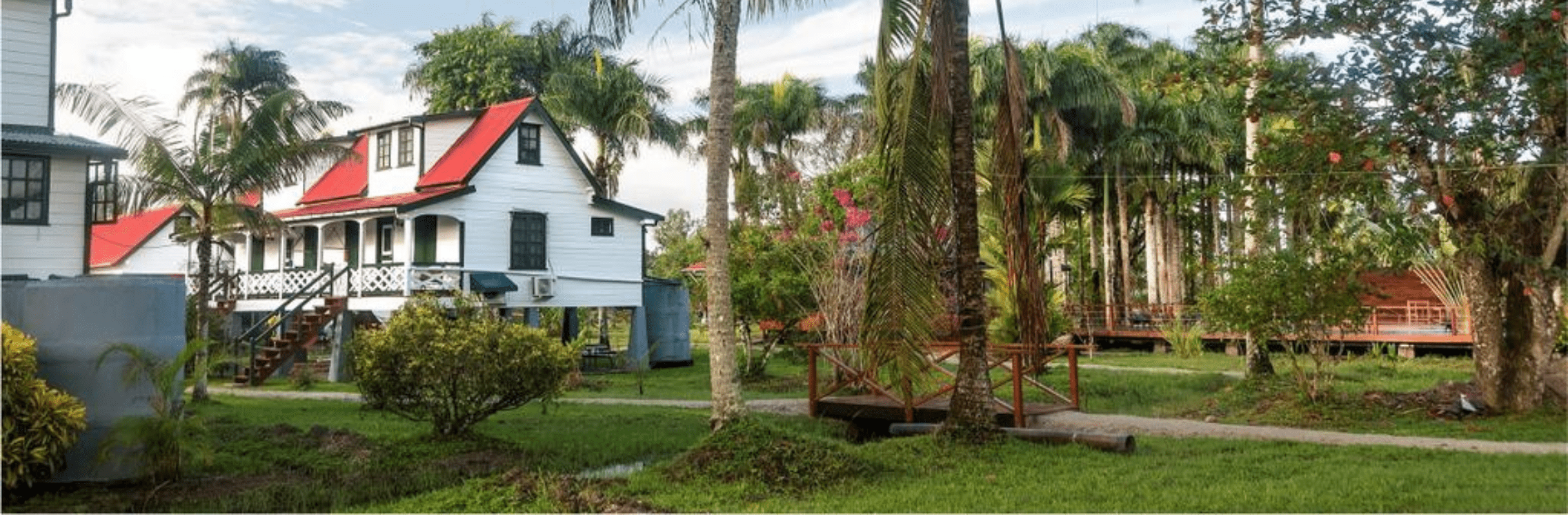 plantage-resort-frederiksdorp hotel-Suriname-accommodatie-natuur-uitzicht-terras
