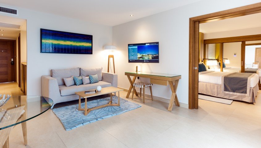 sonesta-ocean-point-resort-Sint maarten- woonkamer en slaapkamer-appartement