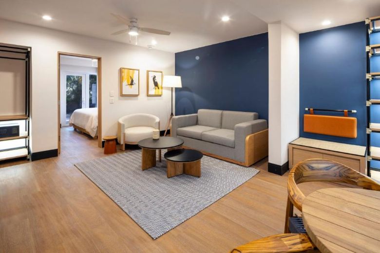 Voco Surfside Aruba accommodatie Oranjestad woongedeelte slaapkamer