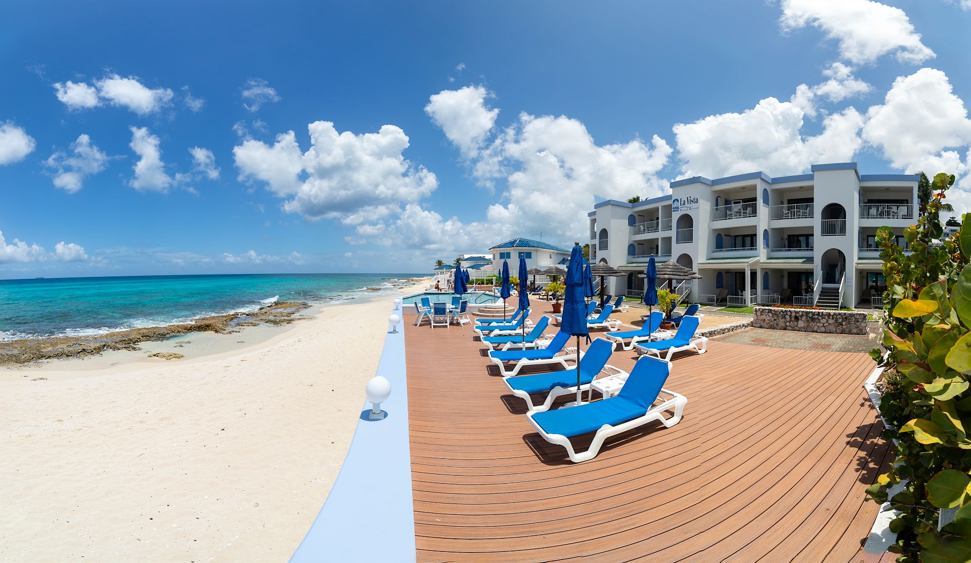 La Vista Resort St Maarten Vakantie Zwembad Restaurant Sint Maarten SXM Kleinschalig Simpson Bay Zee Zwembad