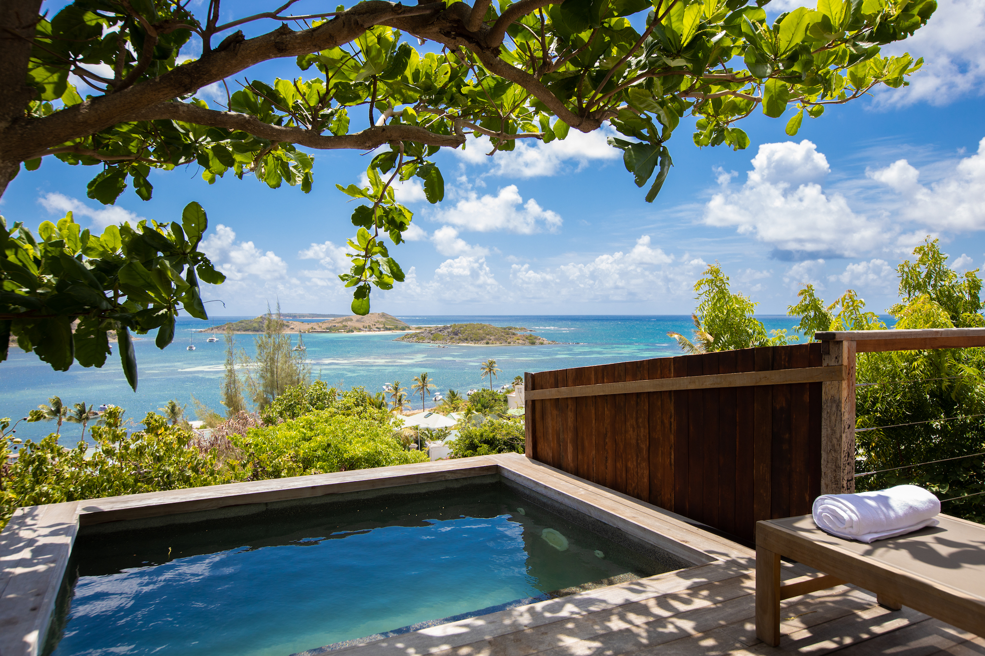 Karibuni Boutique hotel sint maarten accommodatie jacuzzi uitzicht terras