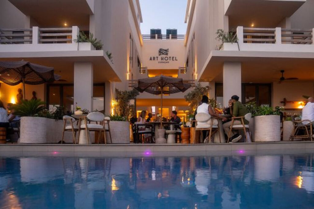 Art Hotel Curacao, The Lemon Beach, restaurant aanzicht, zwembad