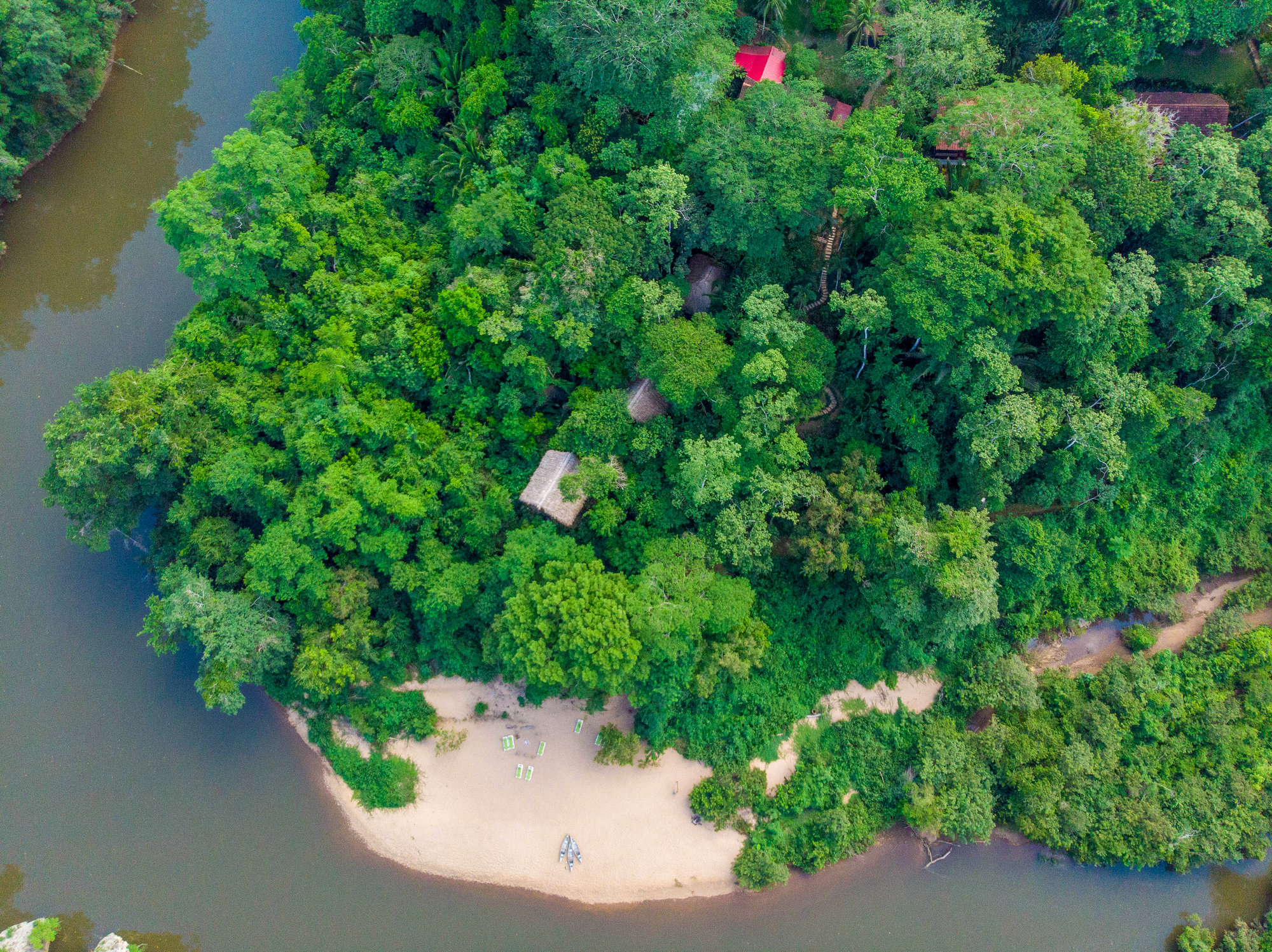 Sweet Songs Jungle Lodge Belize, accommodatie natuur jungle rivier