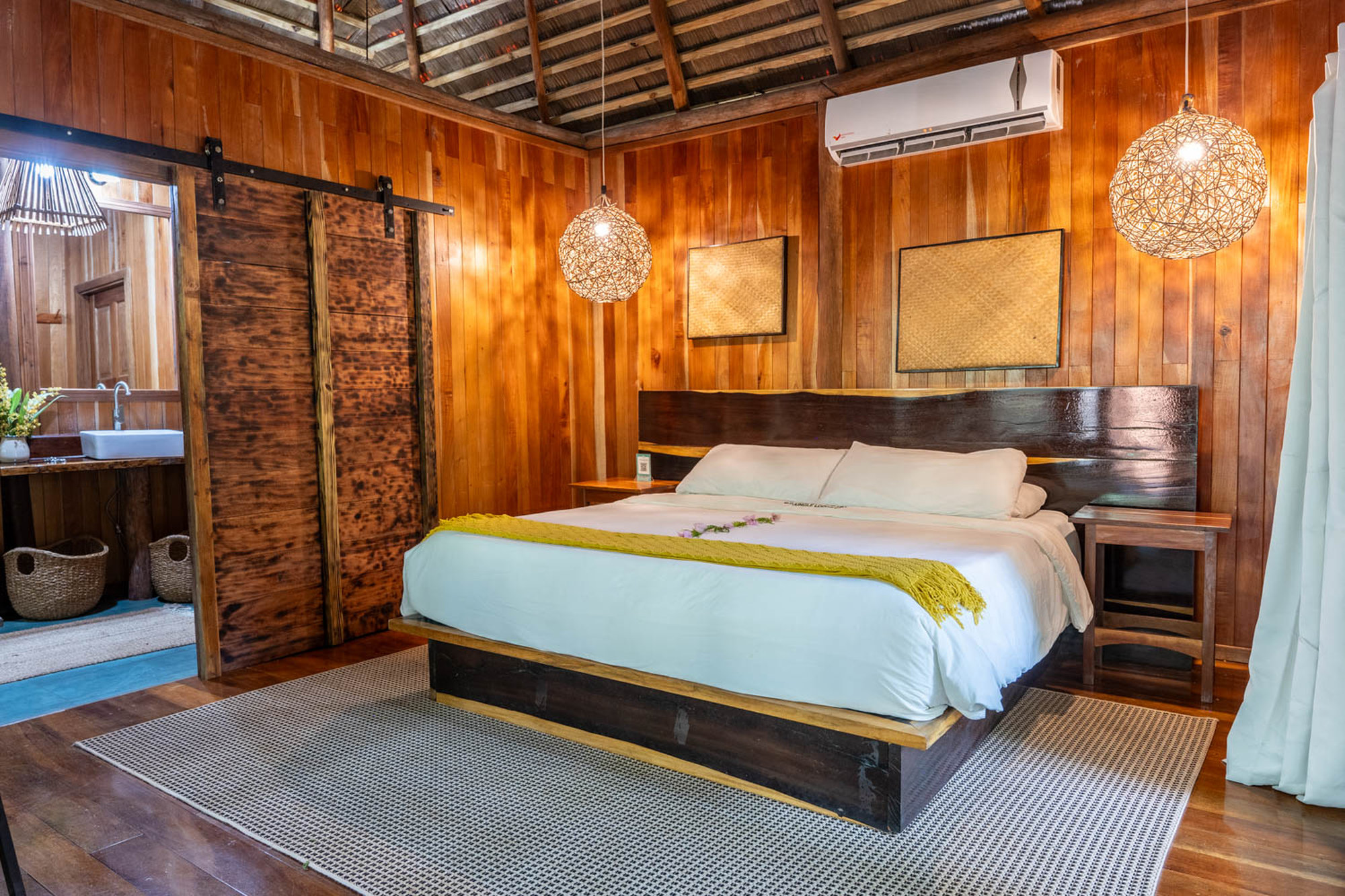 Sweet Songs Jungle Lodge Belize, accommodatie natuur jungle slaapkamer