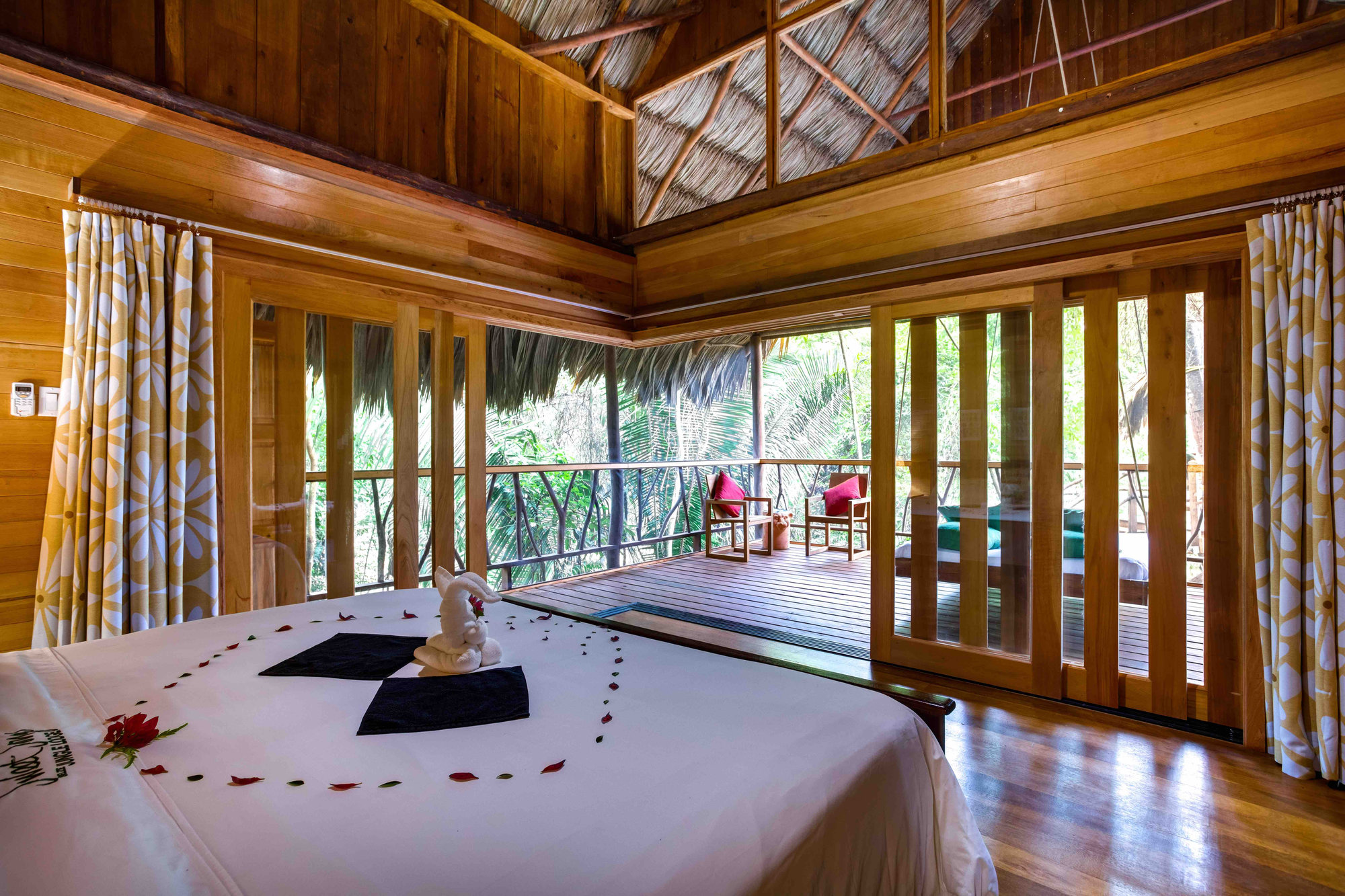 Sweet Songs Jungle Lodge Belize, accommodatie natuur jungle slaapkamer