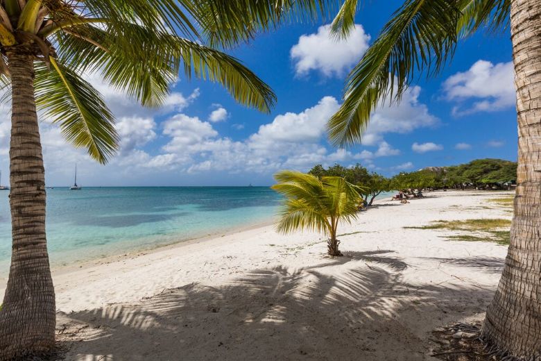 Voco Surfside Aruba accommodatie Oranjestad strand