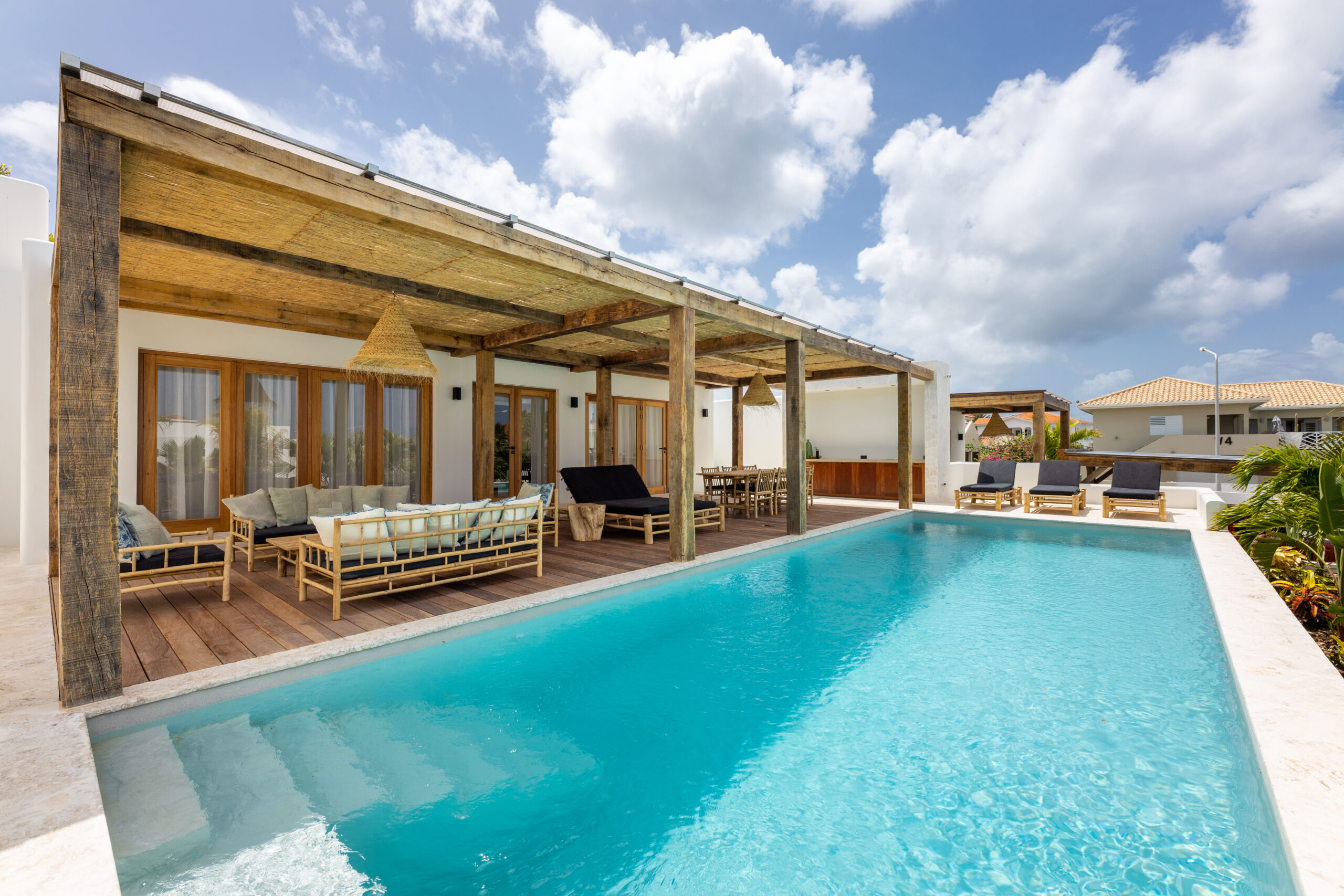 Villa huren curacao villa Bel Ami, zwembad en terras