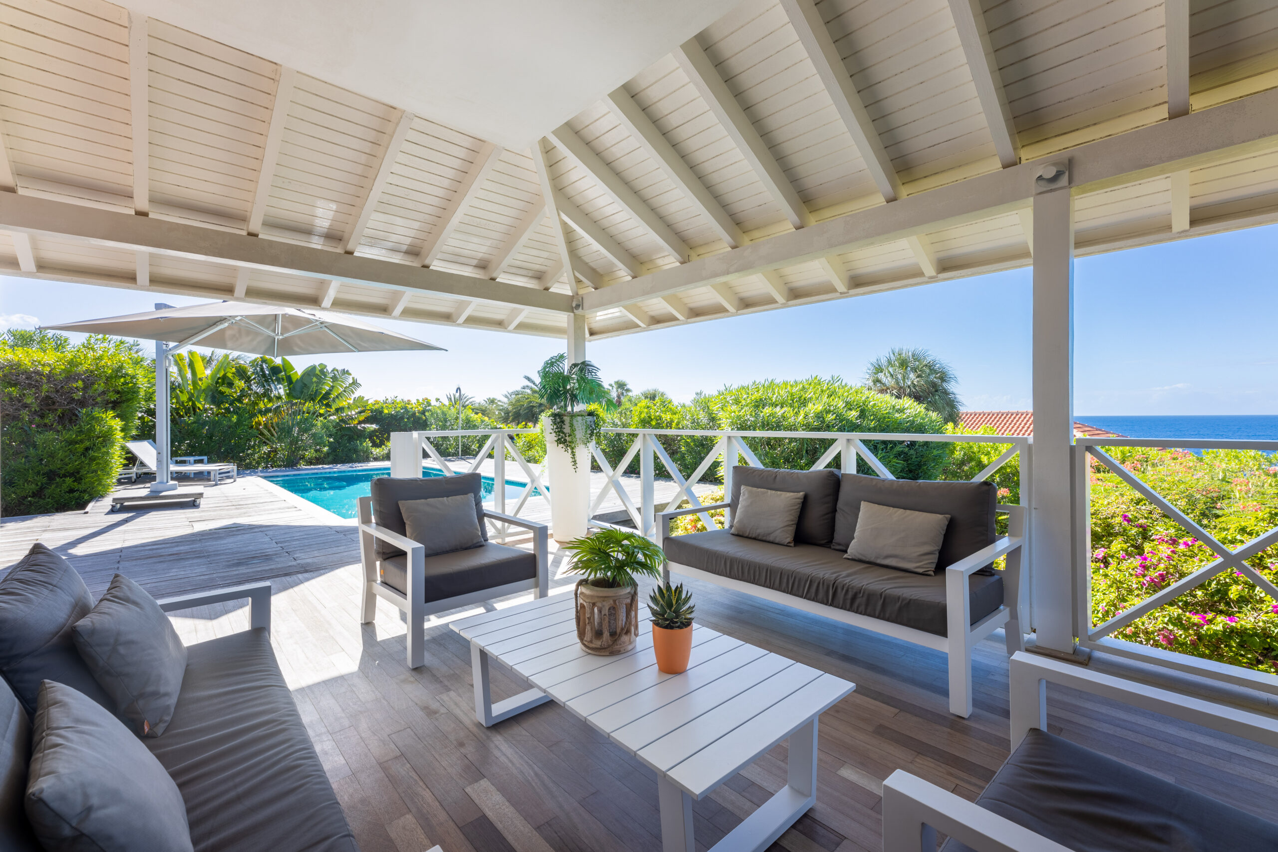 Villa huren curacao villa P-07 zwembad met terras