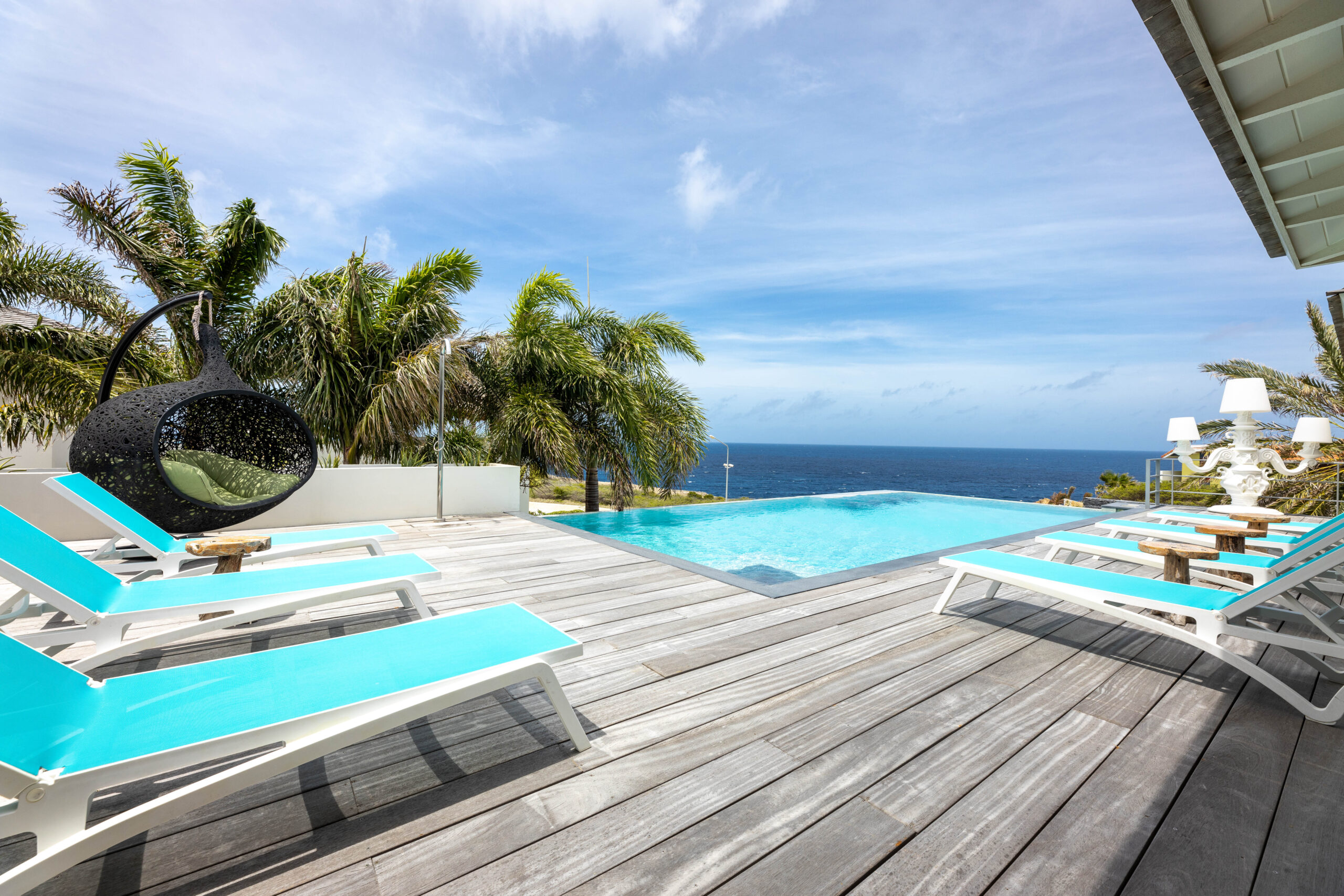 Villa huren curacao villa wide view zwembad met ligbedden