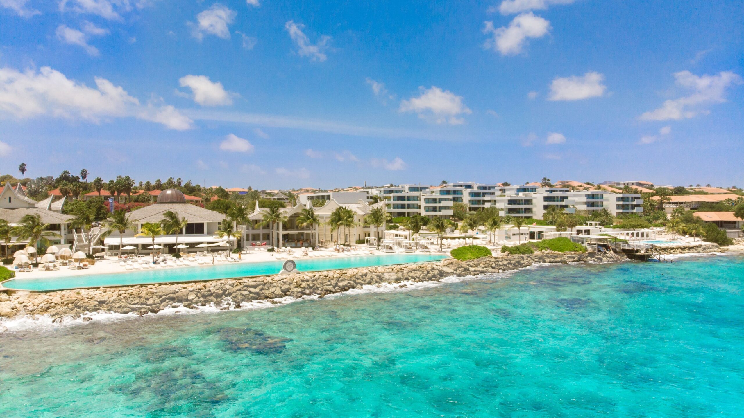 Papagayo Beach Resort Curacao Jan Thiel accommodatie aan zee met zwembad