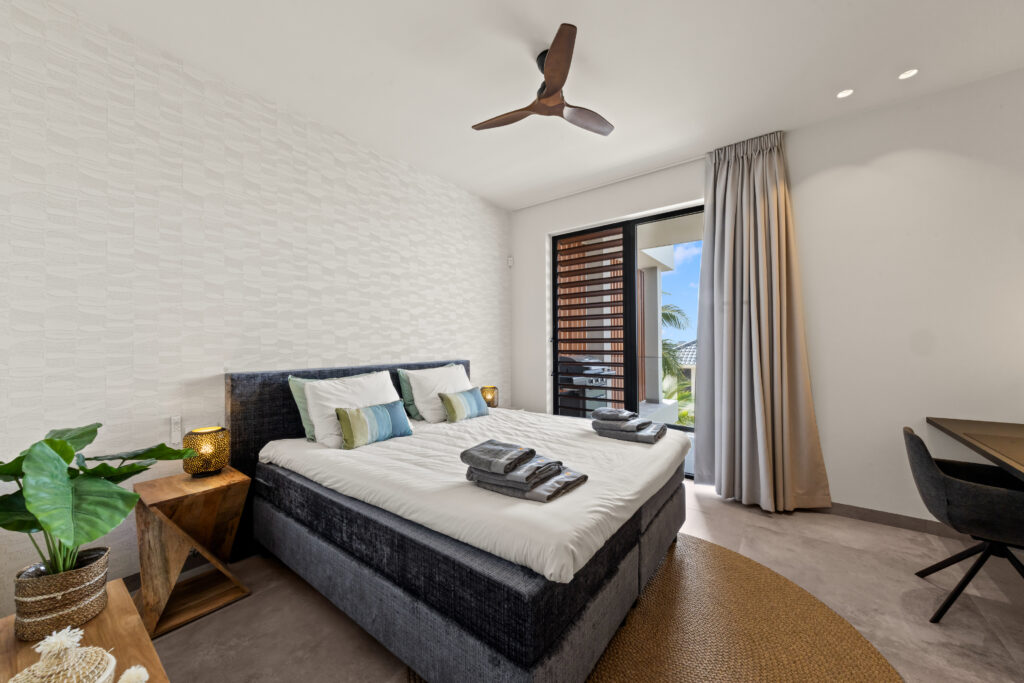 Villa Quatro Sol Curacao, villa huren, met zwembad en ligbedden, Jan Thiel, slaapkamer
