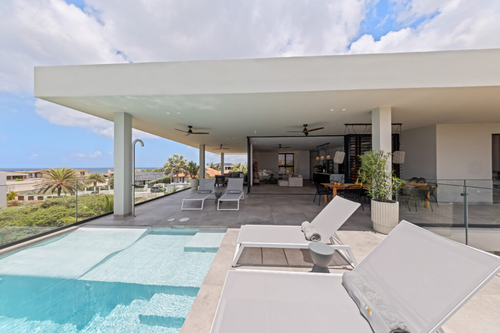 Villa Quatro Sol Curacao, villa huren, met zwembad en ligbedden, Jan Thiel